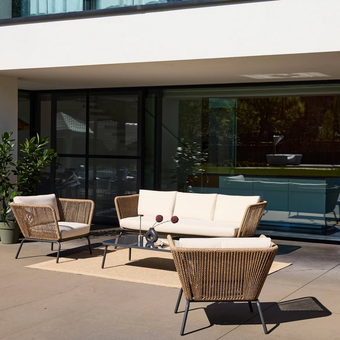 Salotto da giardino in resina intrecciata effetto rattan, 5 posti