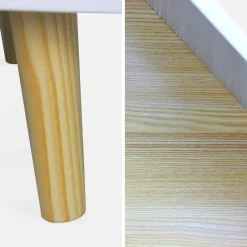 Scaffale per bambini in legno a forma di casa