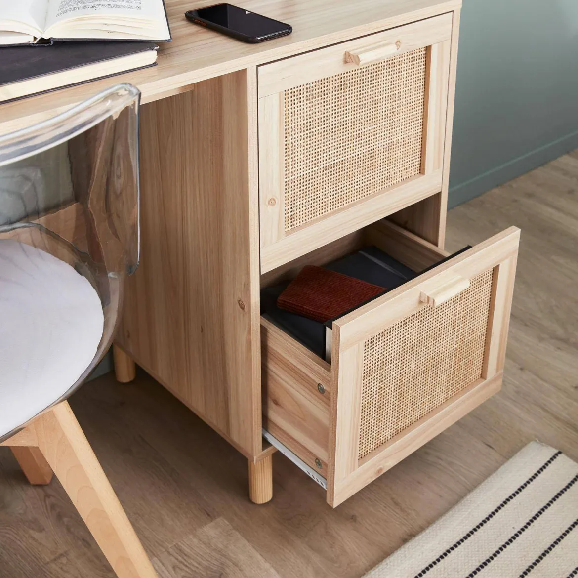 Scrivania in canna e legno 2 cassetti