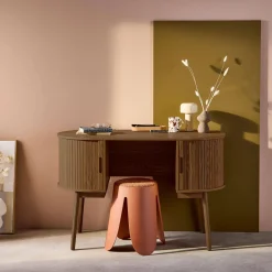 Scrivania ovale con effetto legno scanalato e due vani portaoggetti, 120cm