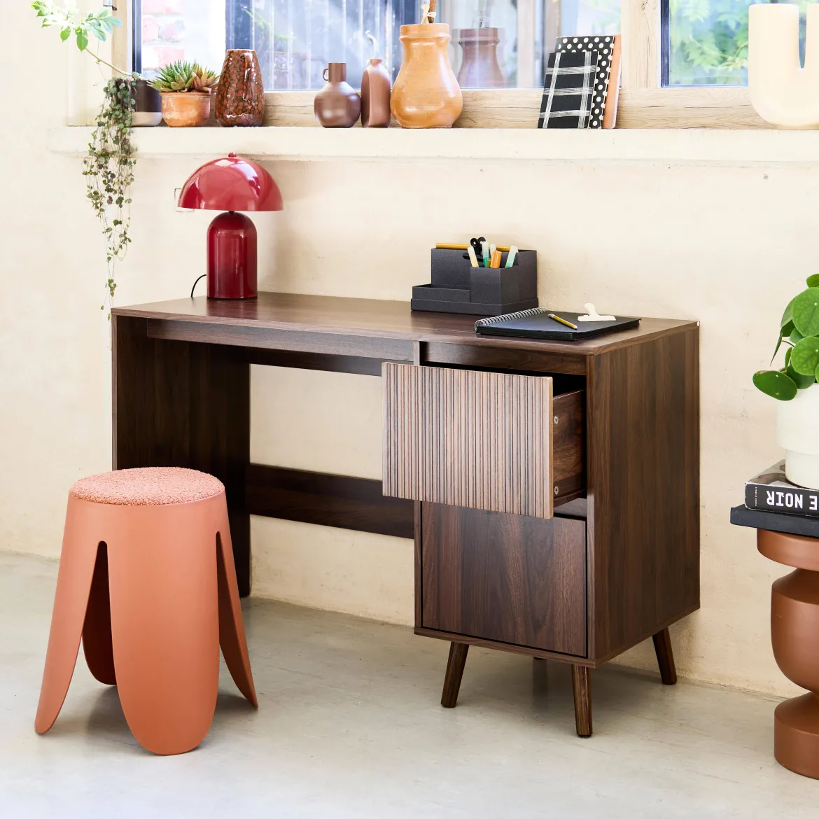 Scrivania scandinava decorazione in legno, 2 cassetti
