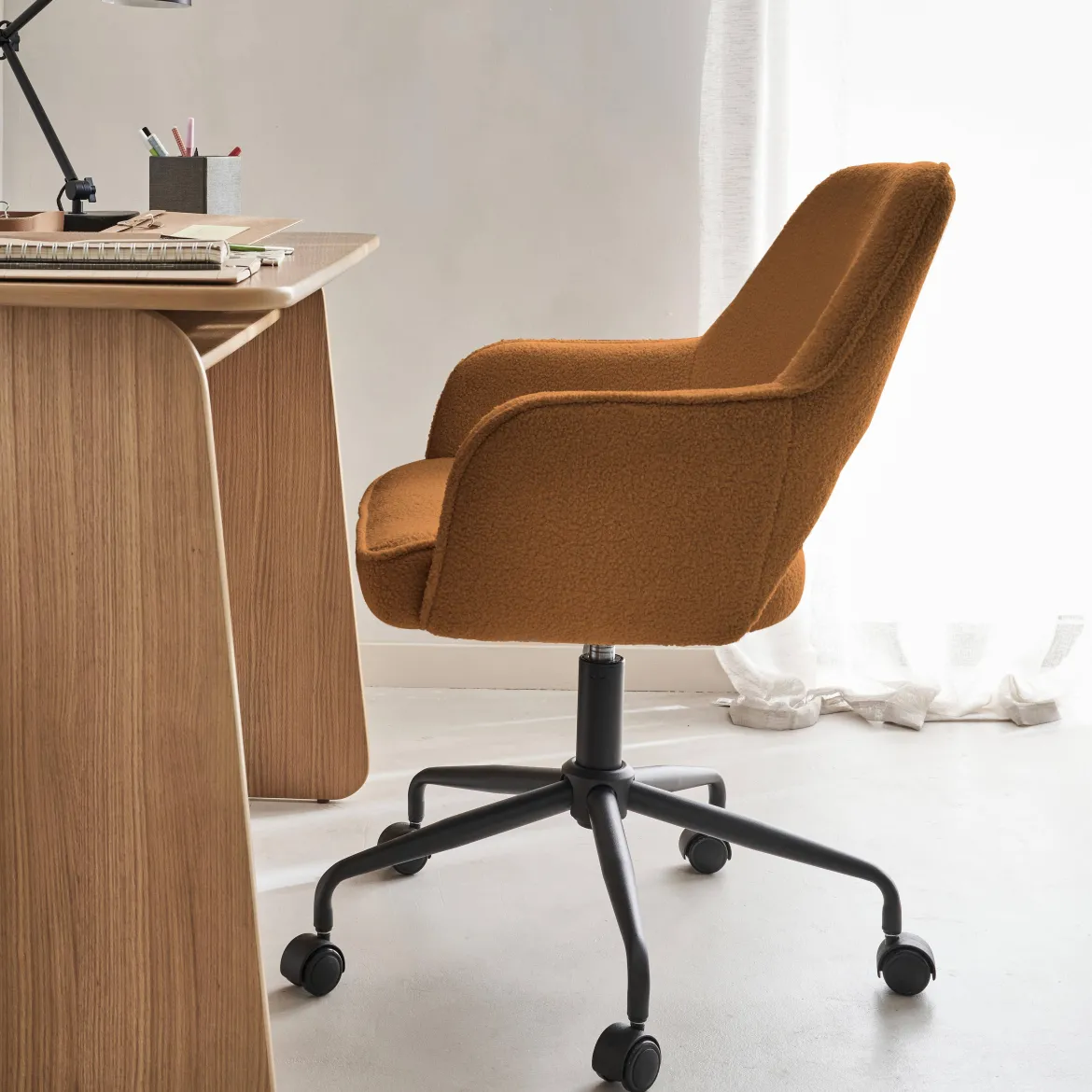 Sedia da ufficio bouclé con rotelle