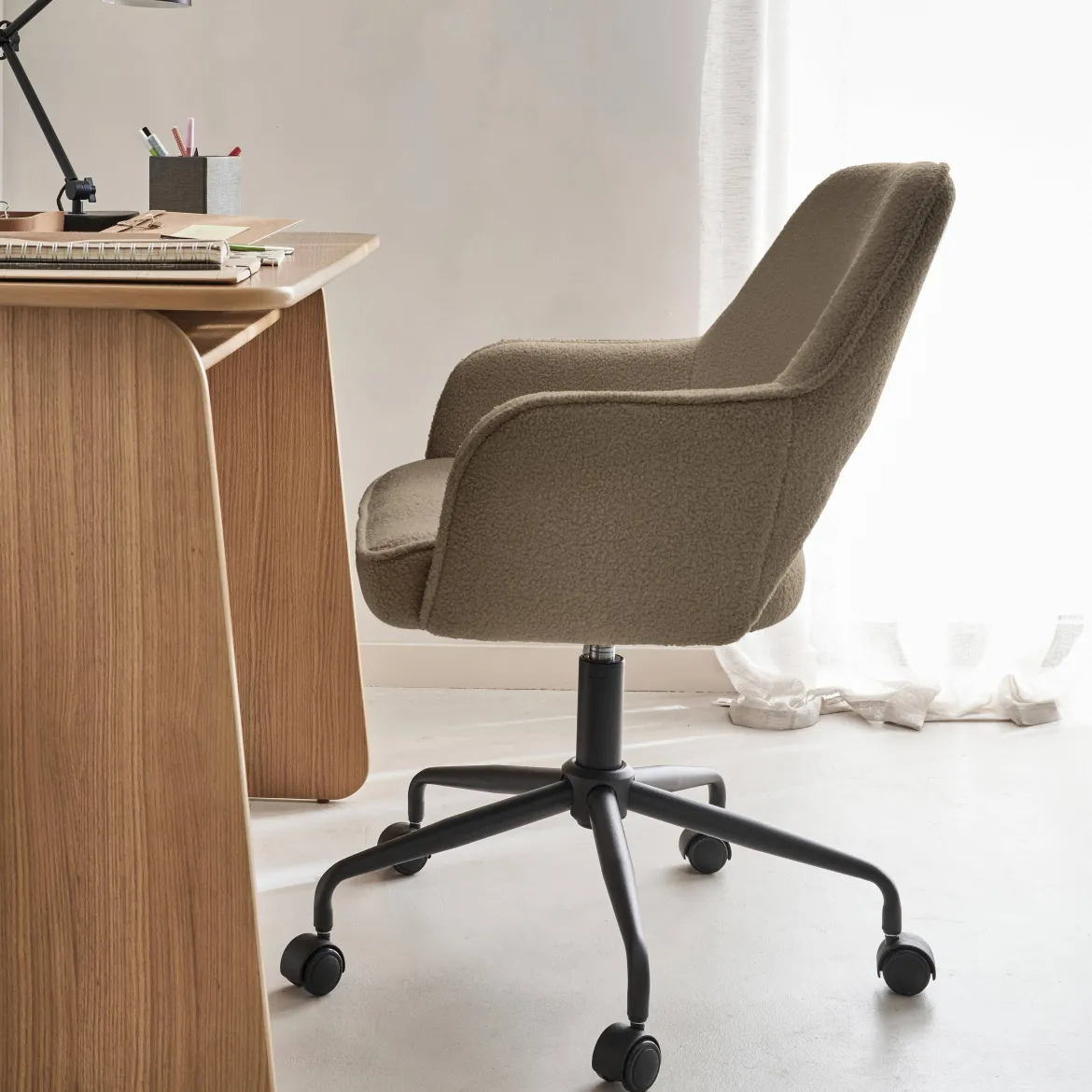 Sedia da ufficio bouclé con rotelle