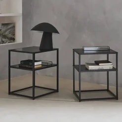 Set 2 comodini in metallo nero con ripiano