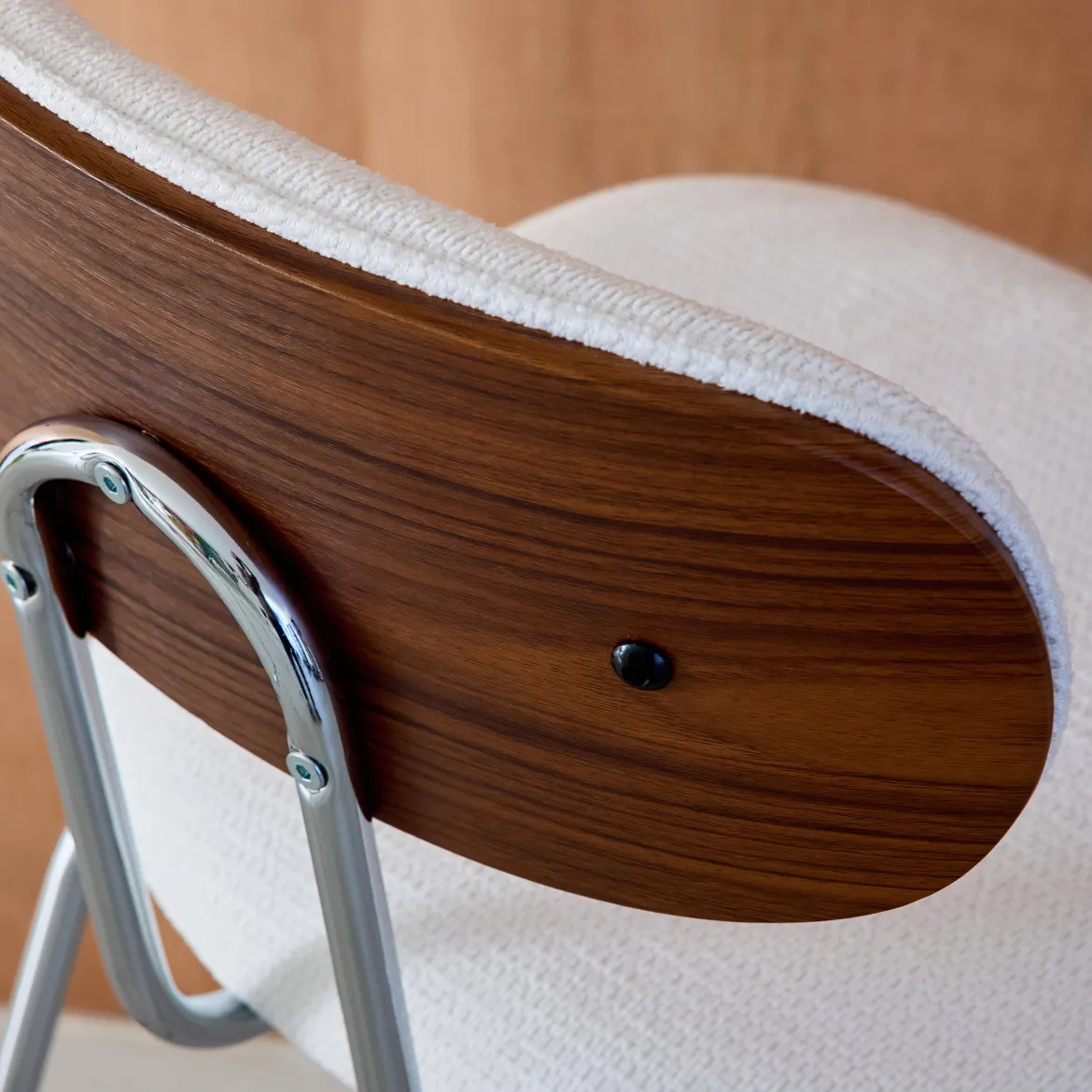 Set di 2 sgabelli da bar legno tinto noce e tessuto idrorepellente gambe in metallo cromato
