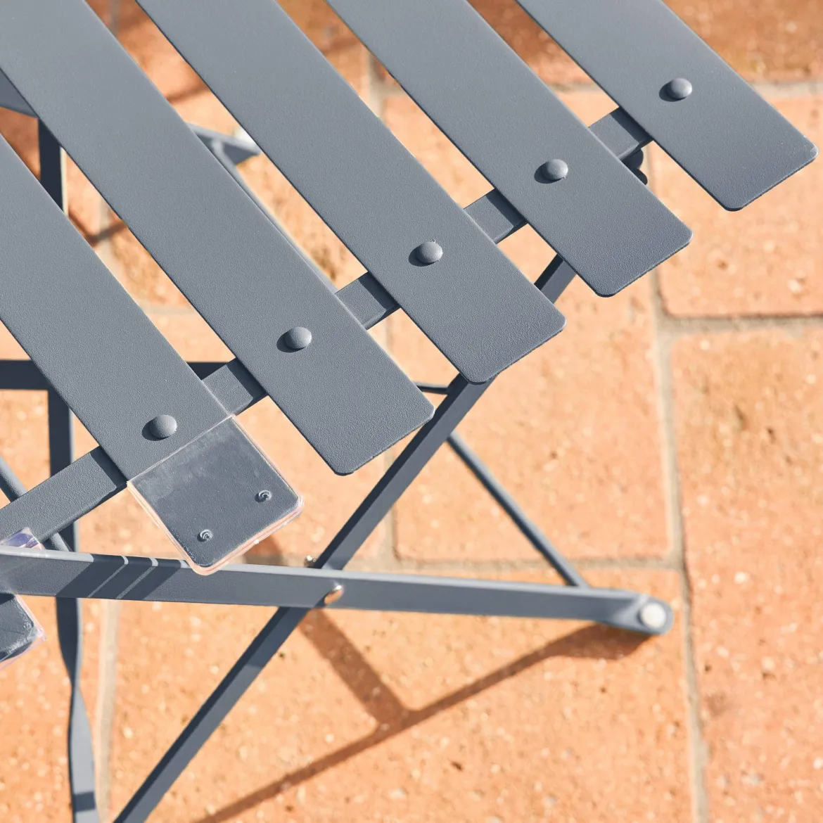 Set tavolo da giardino bistrot pieghevole in acciaio con 2 sedie, Ø60cm