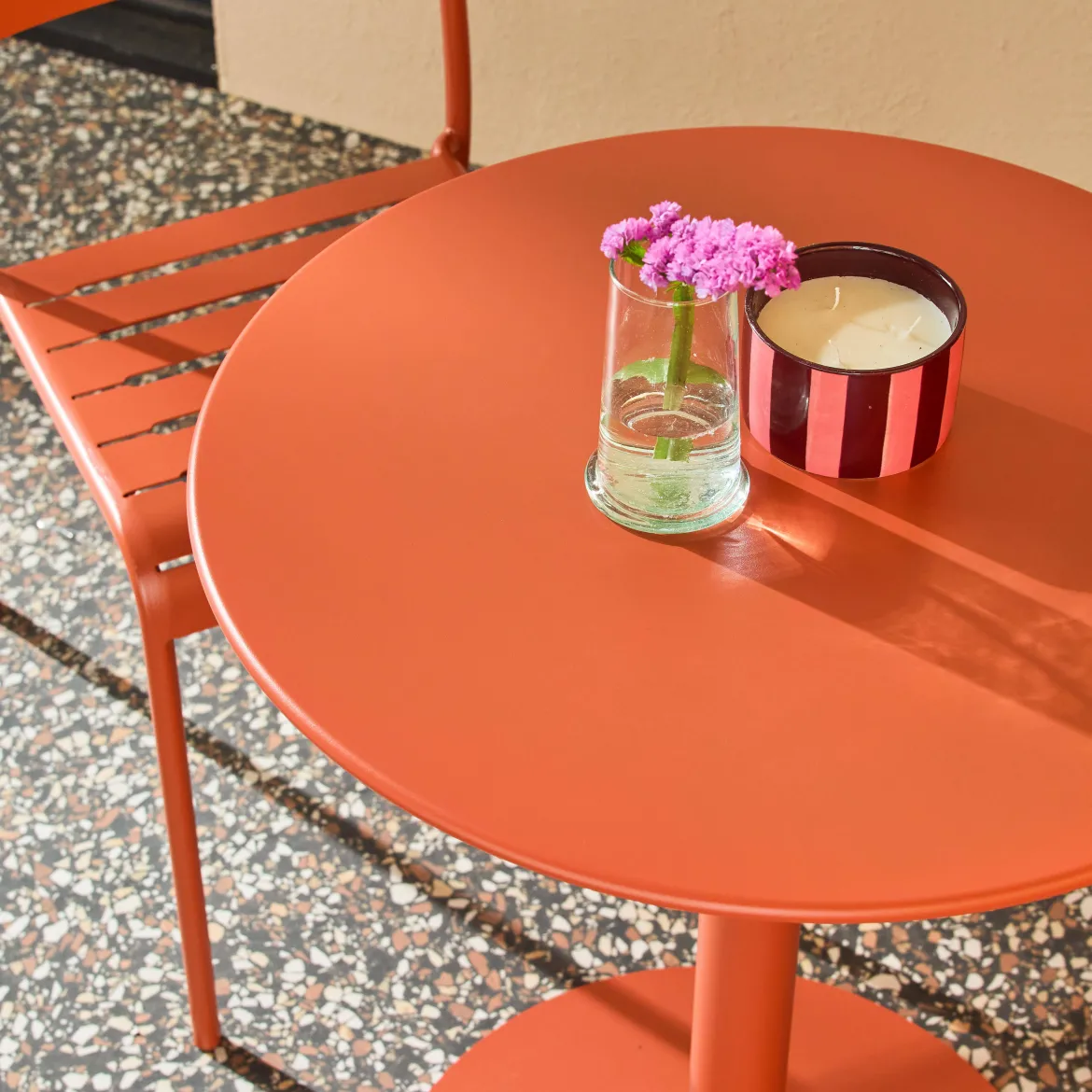 Set tavolo da giardino bistrot rotondo in acciaio con 2 sedie