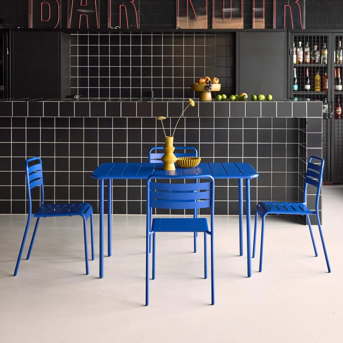 Set tavolo da giardino bistrot in metallo con 4 sedie, 120cm
