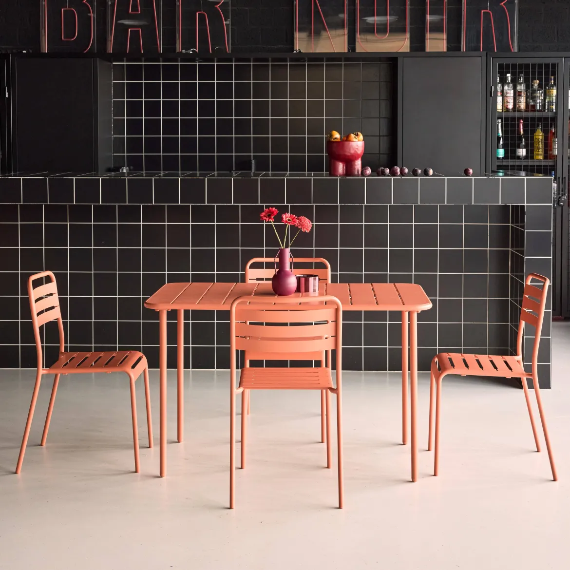 Set tavolo da giardino bistrot in metallo con 4 sedie, 120cm