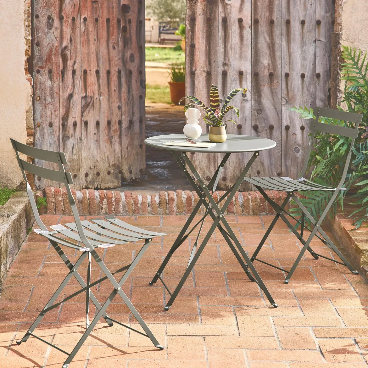 Set tavolo da giardino bistrot pieghevole in acciaio con 2 sedie, Ø60cm