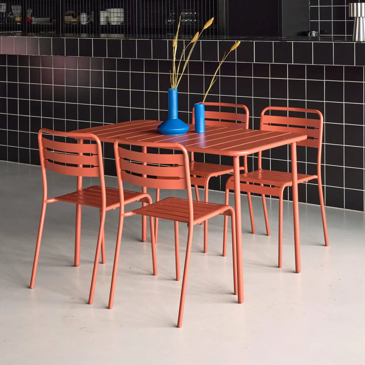 Set tavolo da giardino bistrot in metallo con 4 sedie, 120cm