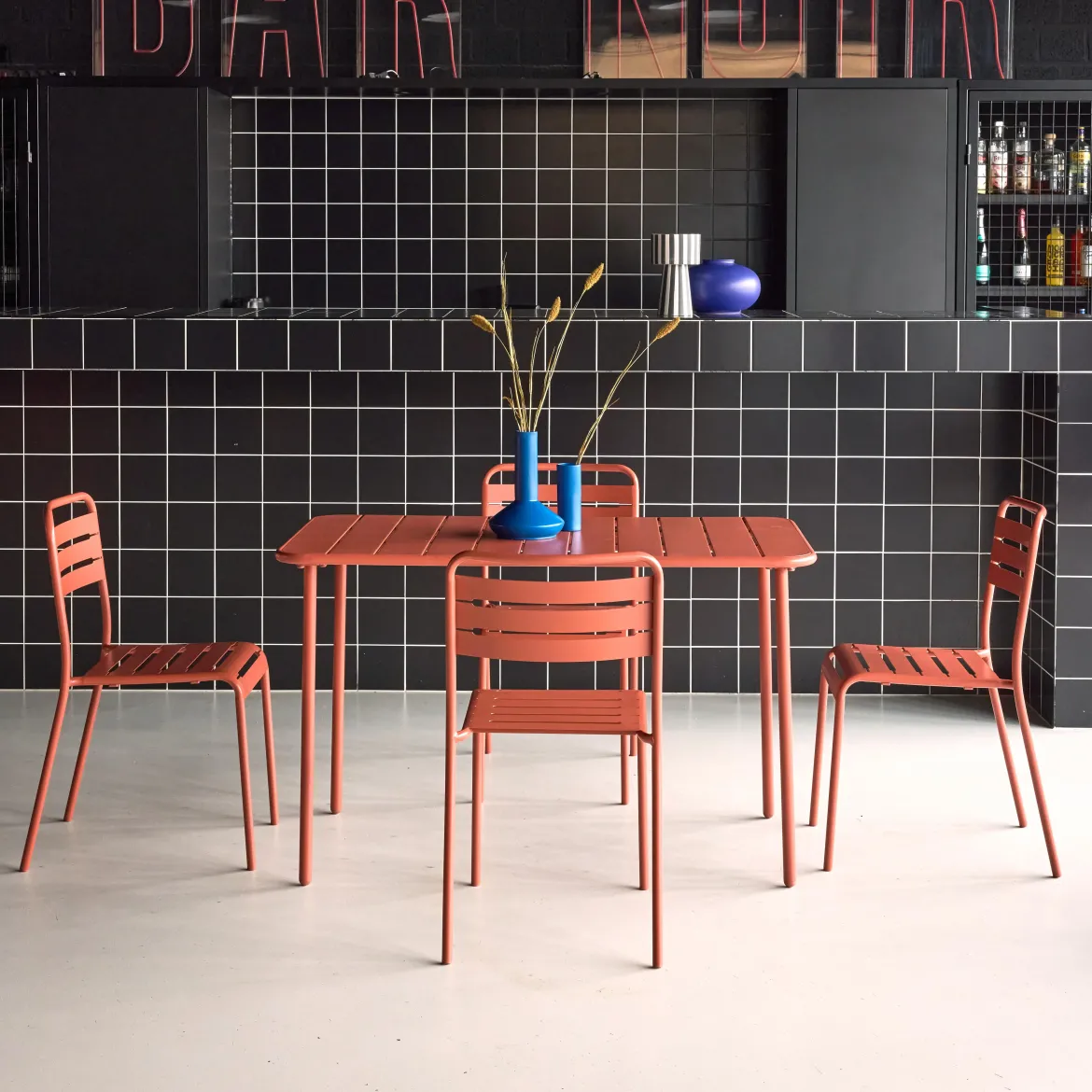 Set tavolo da giardino bistrot in metallo con 4 sedie, 120cm