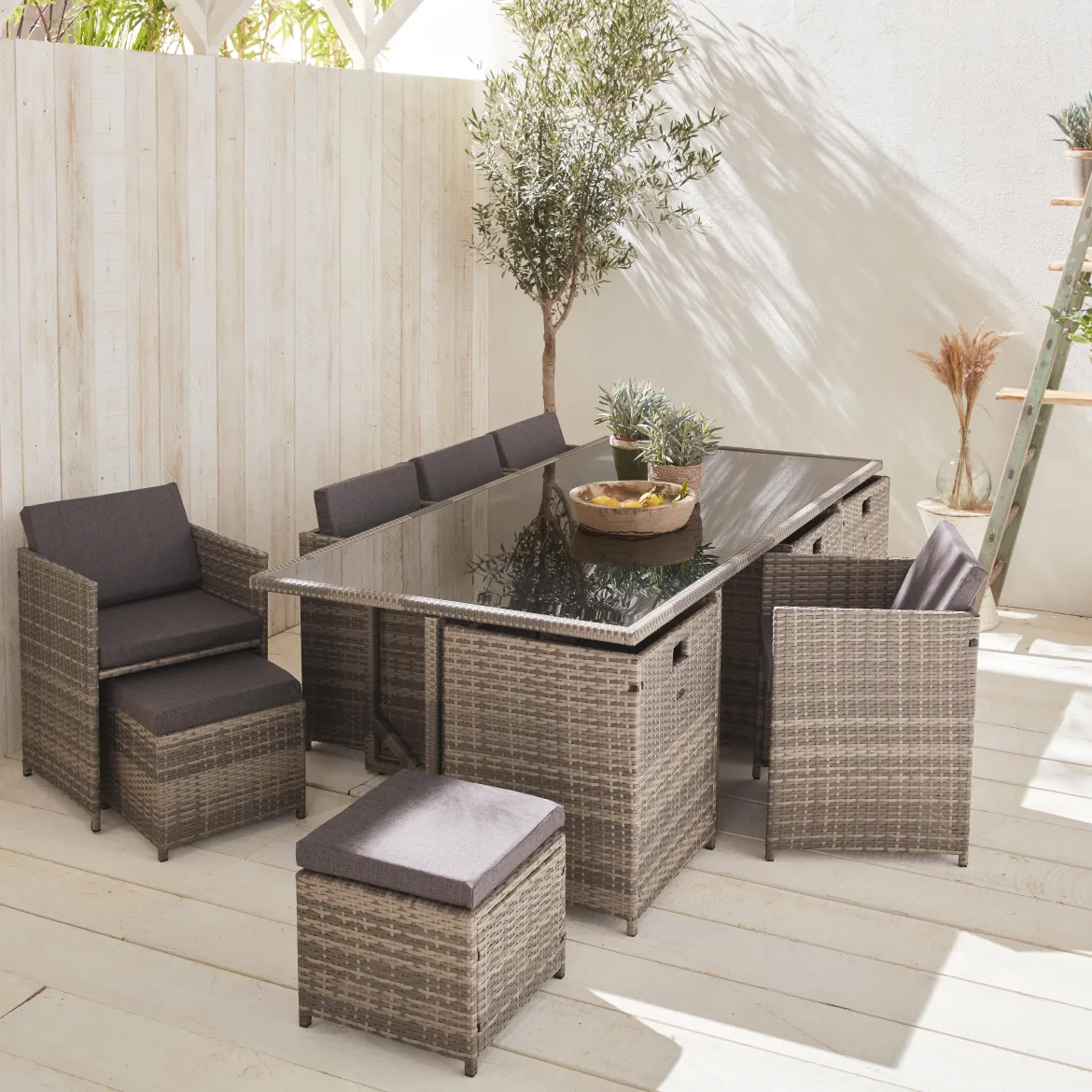 Set tavolo da giardino in resina con 12 poltrone + copertura di protezione