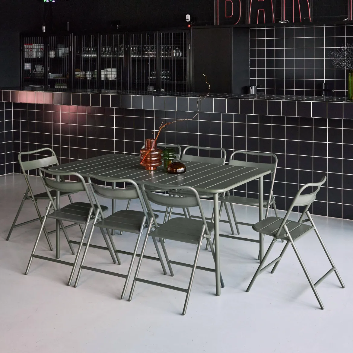 Set tavolo da giardino pieghevole in acciaio con 8 sedie, 160cm