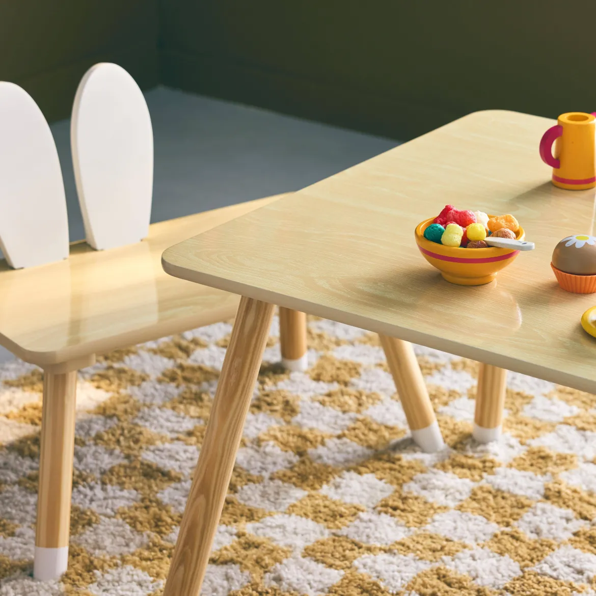 Set tavolo e 2 sedie per bambini