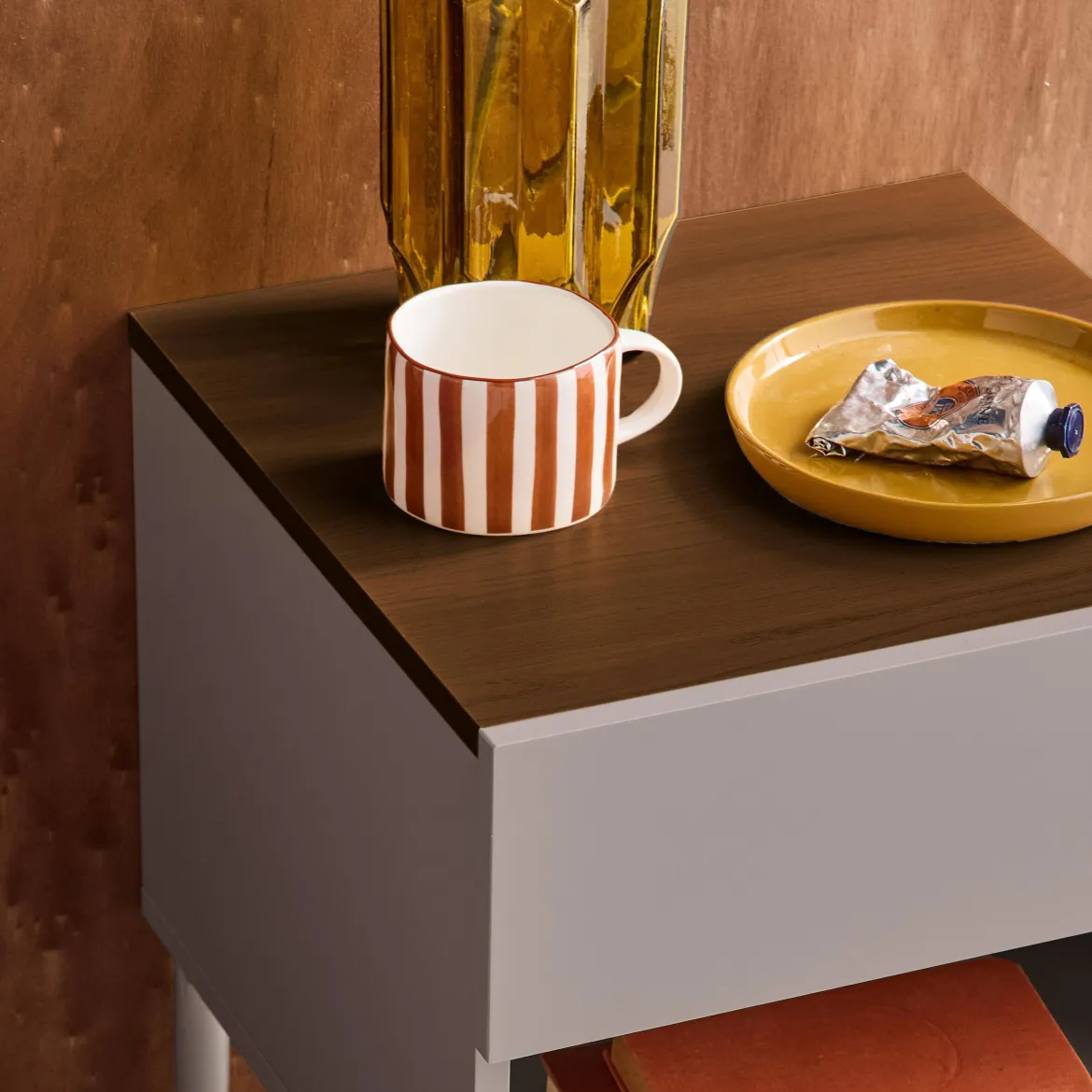 Set 2 comodini in metallo e decorazione in legno 1 anta 1 vano
