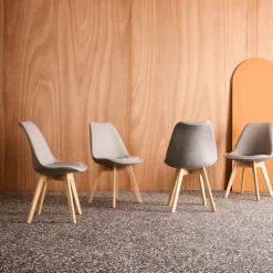 Set di 4 sedie scandinave in legno di faggio e tessuto semplice