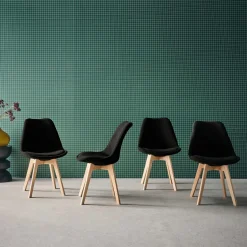 Set di 4 sedie scandinave in legno di faggio e velluto a coste