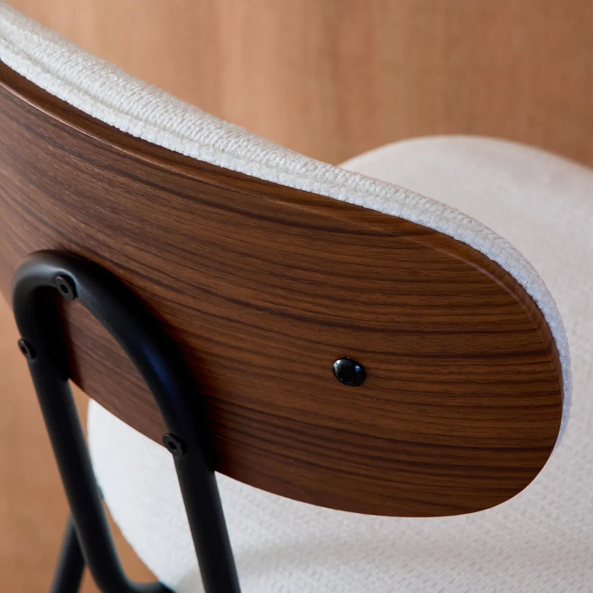 Set di 2 sgabelli da bar legno curvato tinto noce e tessuto idrorepellente gambe in metallo nero