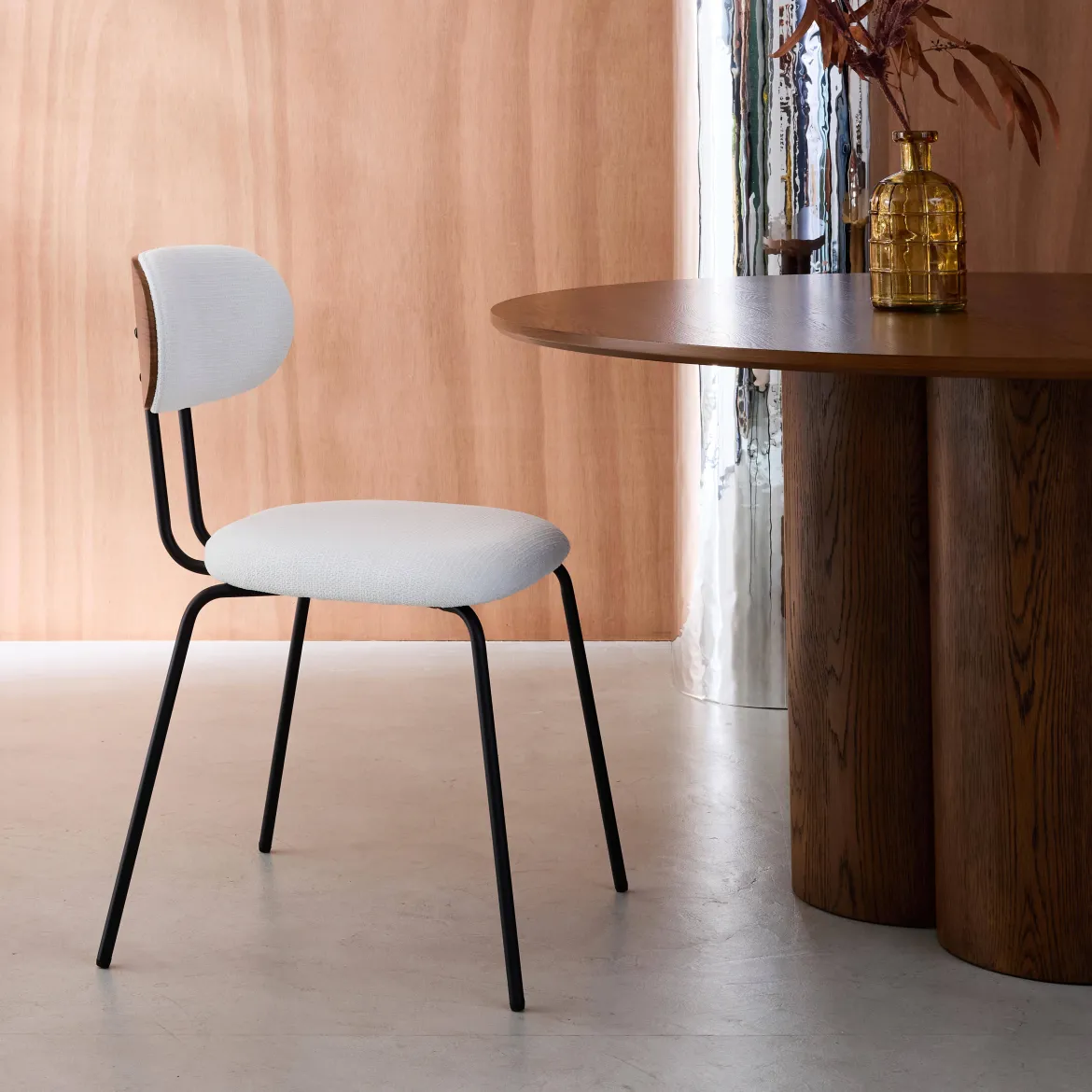 Set 2 sedie in legno tinto noce e tessuto idrorepellente