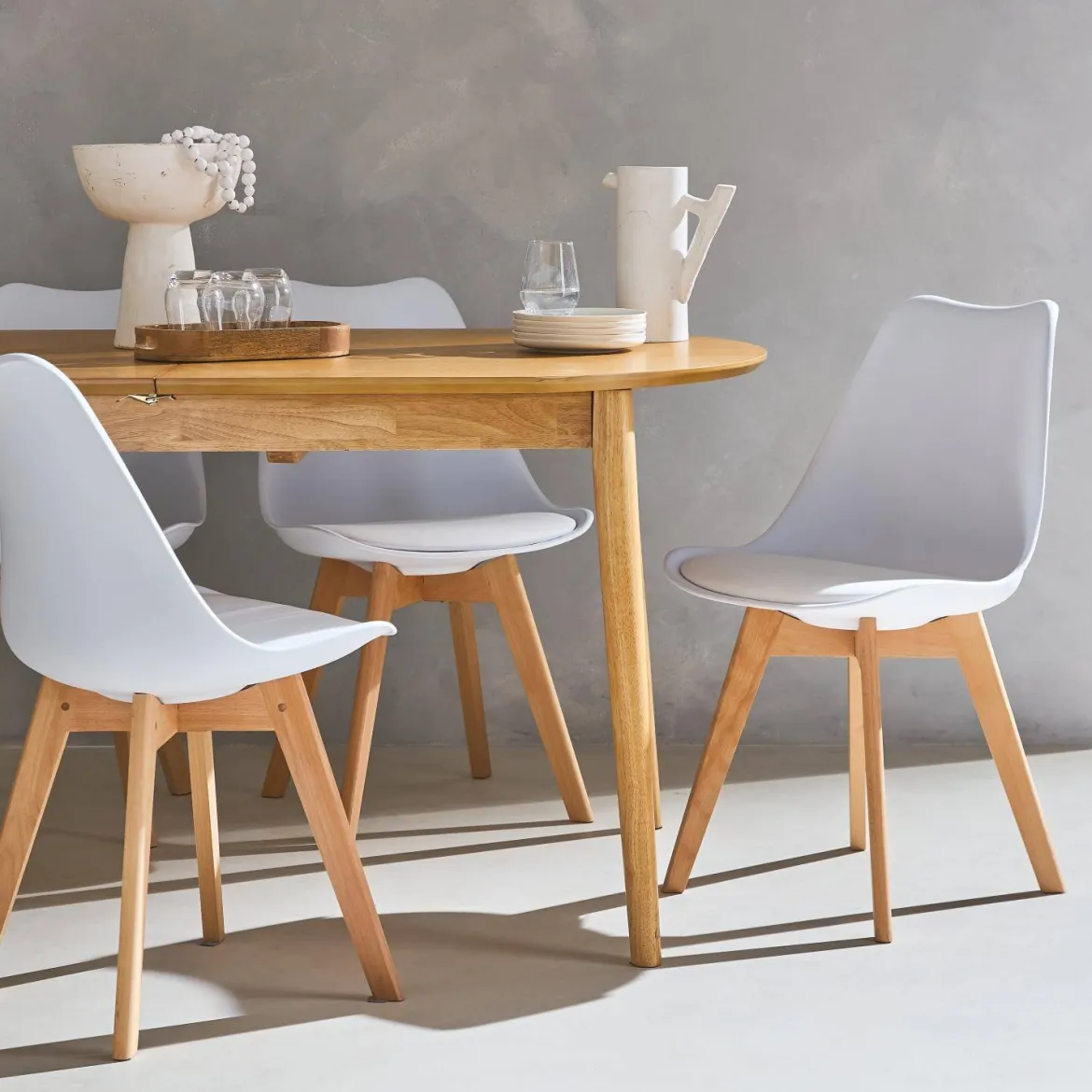 Set 4 sedie scandinave imbottite con gambe in legno