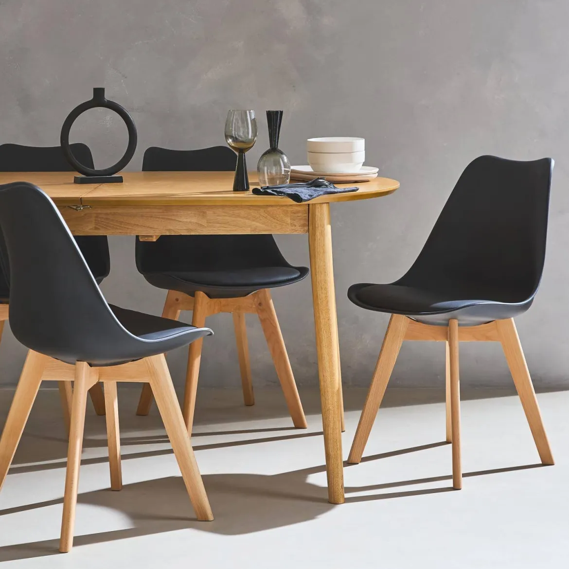 Set 6 sedie scandinave imbottite con gambe in legno