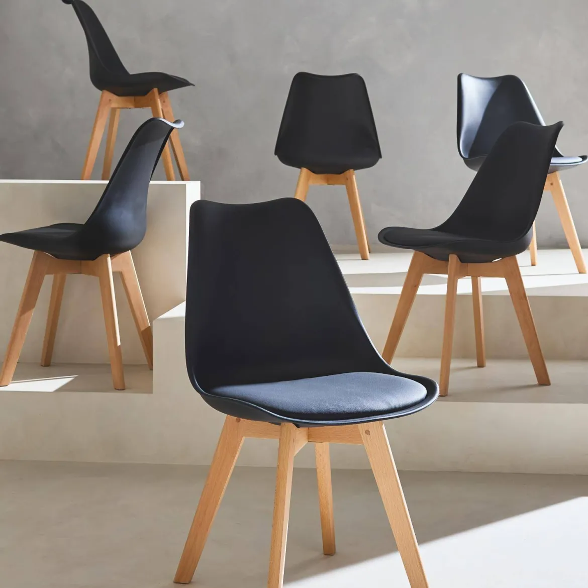 Set 6 sedie scandinave imbottite con gambe in legno