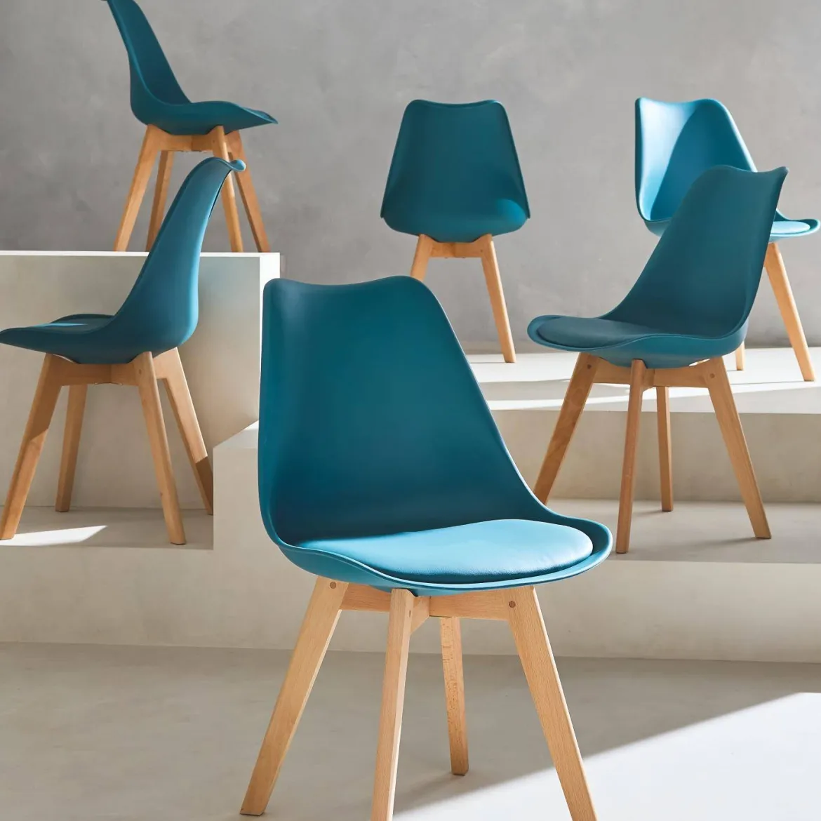 Set 6 sedie scandinave imbottite con gambe in legno