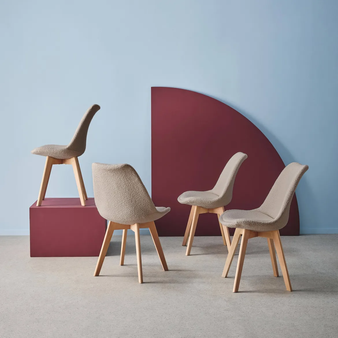 Set 4 sedie scandinave legno di faggio e bouclé strutturato