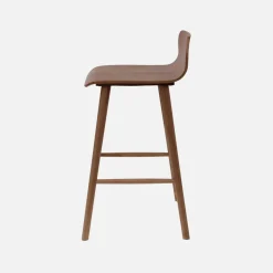 Set 2 sgabelli da bar scandinavo in legno di hevea 67,5 cm
