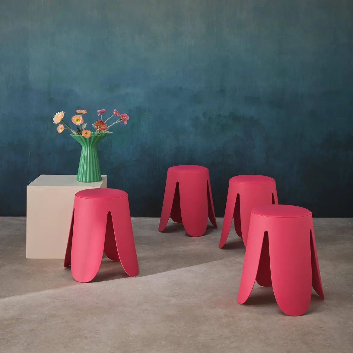 Set 4 sgabelli impilabili in ecopelle
