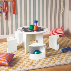 Set tavolo con ardesia e 4 sedie contenitore per bambini