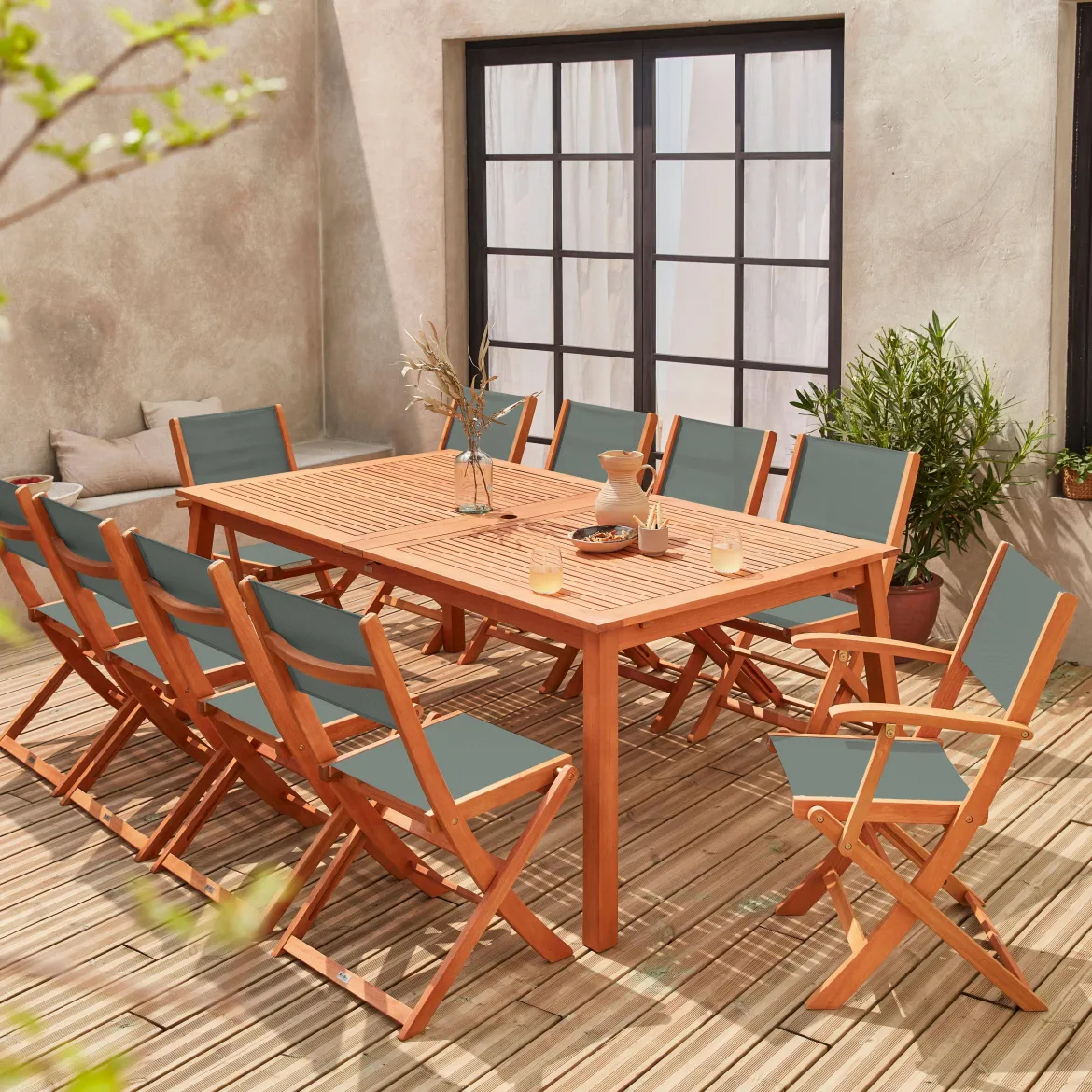 Set tavolo da giardino allungabile in legno con 10 sedie