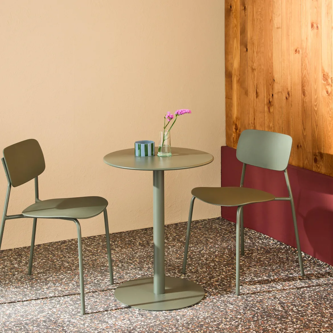Set tavolo da giardino bistrot rotondo in acciaio con 2 sedie