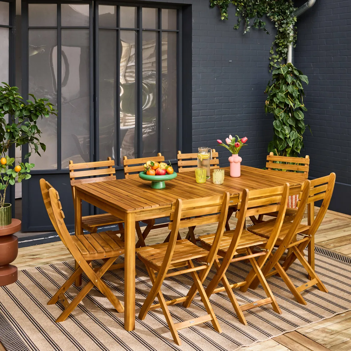 Set tavolo da giardino con angoli arrotondati in legno di acacia con 8 sedie