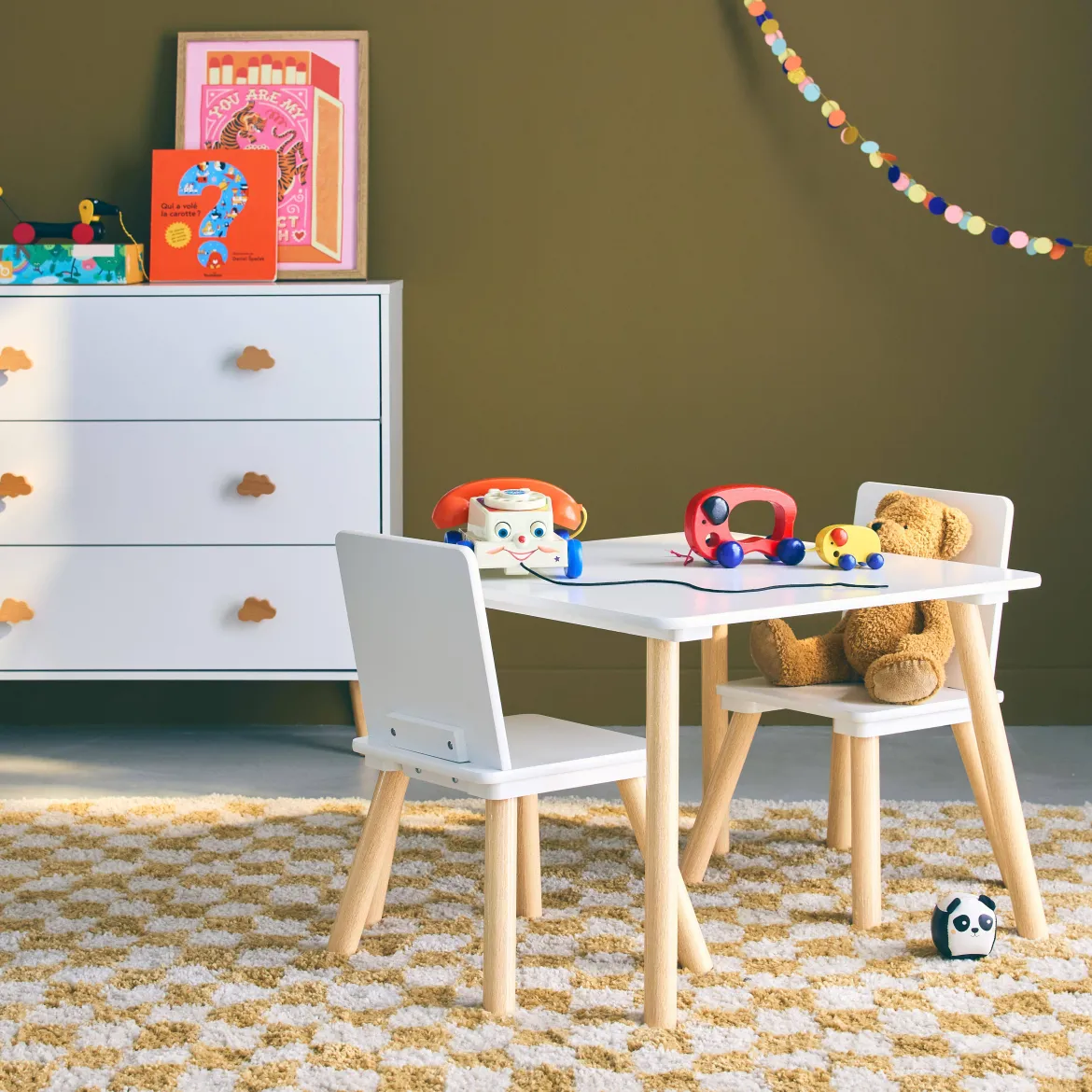 Set tavolo e 2 sedie per bambini