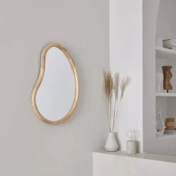Specchio organico in legno di abete, 65cm