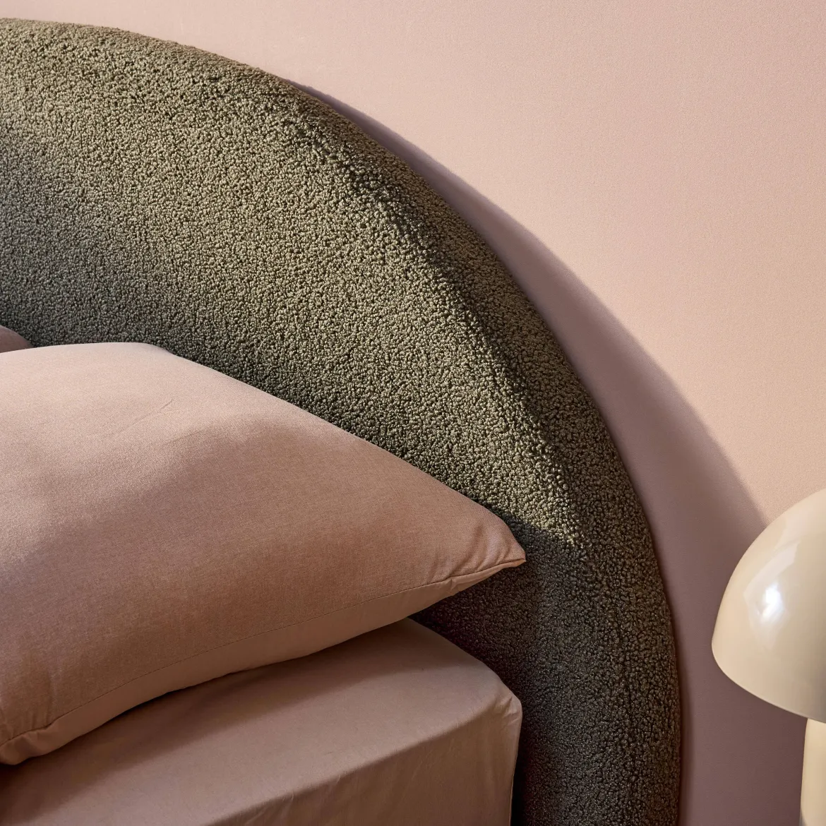 Struttura letto con contenitore e testiera 140x190cm, imbottita bouclé