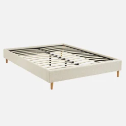 Struttura letto con rete a doghe, finitura bouclé, bianco