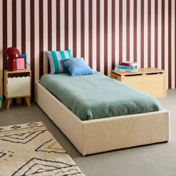 Struttura letto con contenitore e rete a doghe, imbottita bouclé bianco