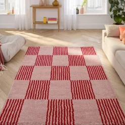 Tappeto interno a scacchi rosso e rosa