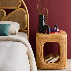 Tavolino con nicchia, in rattan naturale