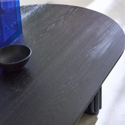 Tavolino ovale in legno di hevea placcato rovere