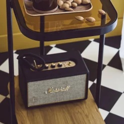 Tavolino vintage in metallo nero con piani in vetro