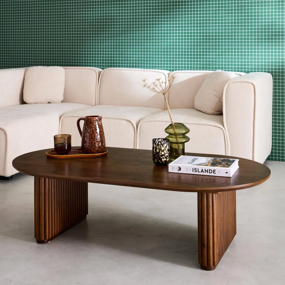 Tavolino ovale in legno di hevea placcato rovere