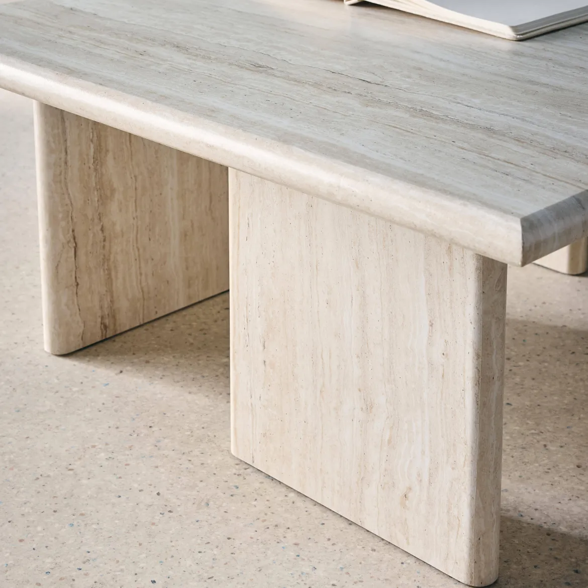 Tavolino quadrato effetto legno