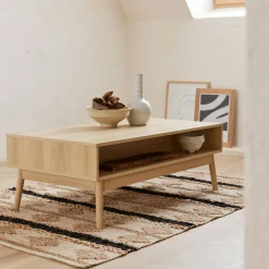 Tavolino scandinavo, decoro in legno scanalato, 2 nicchie, 1 cassetto