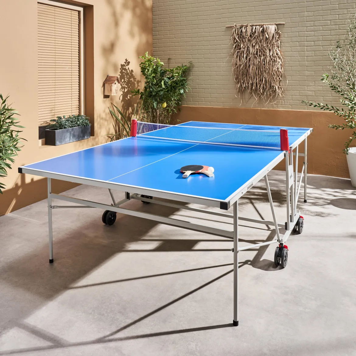 Tavolo da ping pong pieghevole per esterni con 4 racchette e 6 palline, 274cm