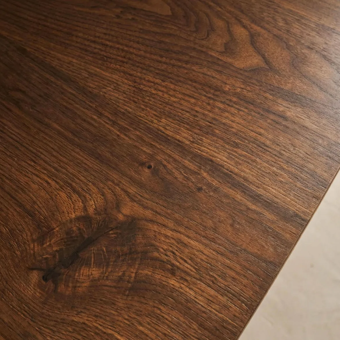 Tavolo da pranzo quadrato effetto legno con gambe in metallo nero 4 posti