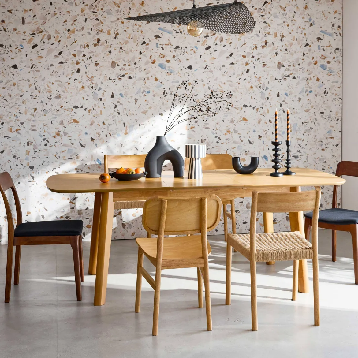 Tavolo da pranzo rettangolare allungabile 160 - 210 cm, rivestito in rovere e metallo